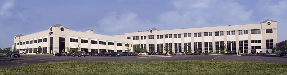 More Photos Of 7125 Columbia Gateway Dr, Columbia Light Distribution For Lease