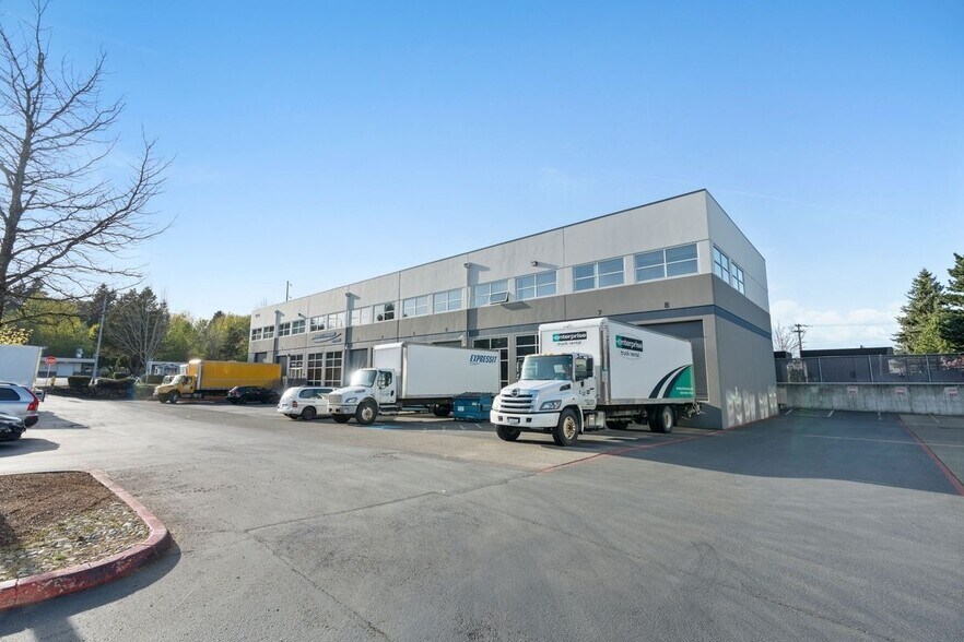 More Photos Of 19216 Des Moines Memorial Dr, Seatac Warehouse For Lease