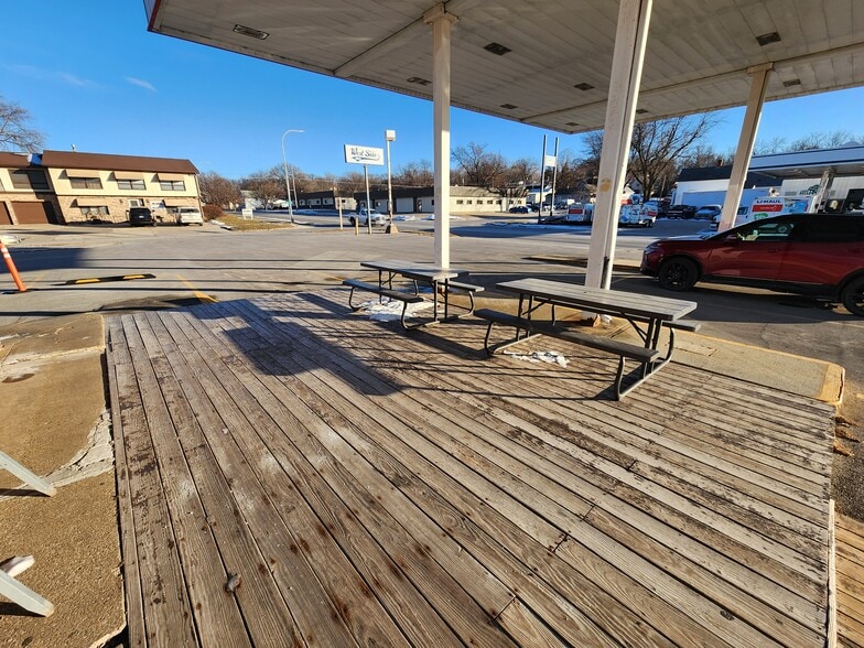 More Photos Of 604 W 7th St, Atlantic Storefront For Sale