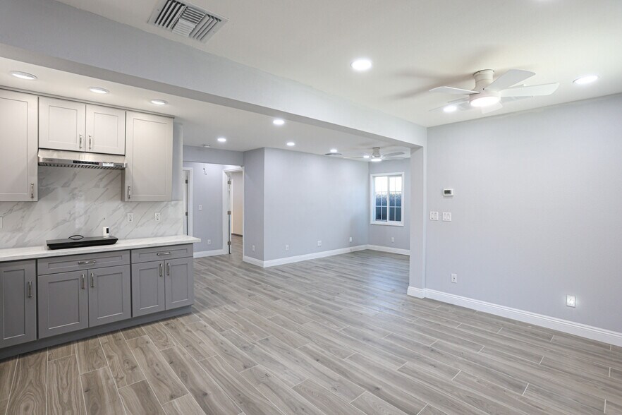 More Photos Of 2117-2119 E 7th St, Long Beach Storefront Retail Residential For Sale