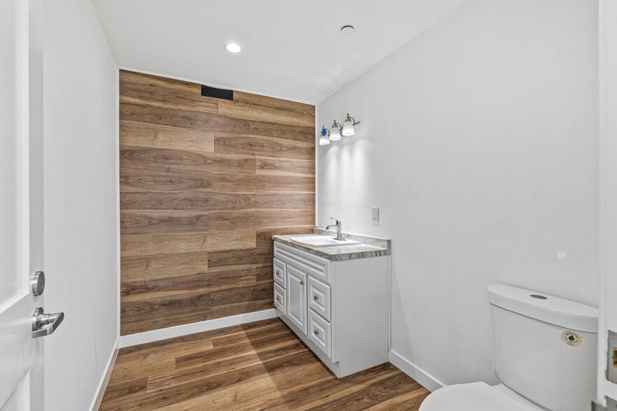 More Photos Of 1767 Standard Ave, Glendale Office For Lease