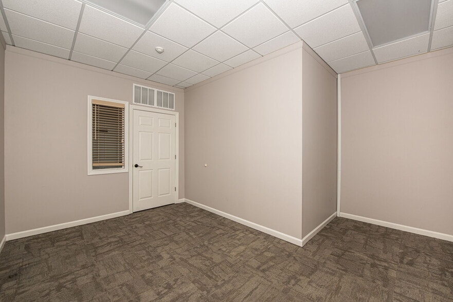 More Photos Of 1360 Montauk Hwy, Mastic Office For Sale