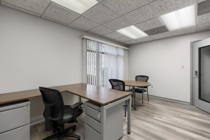 More Photos Of 725 Harvard Dr, Owensboro Coworking Space
