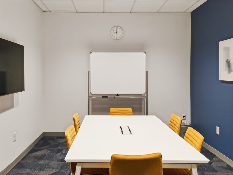 More Photos Of 901 W Rosedale St, Fort Worth Coworking Space