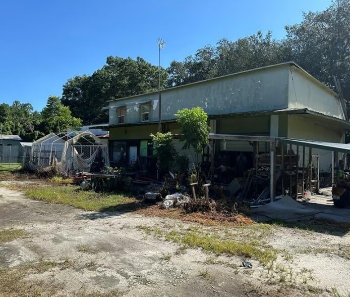 More Photos Of 2660 US-17, Crescent City Storefront Retail Residential For Sale