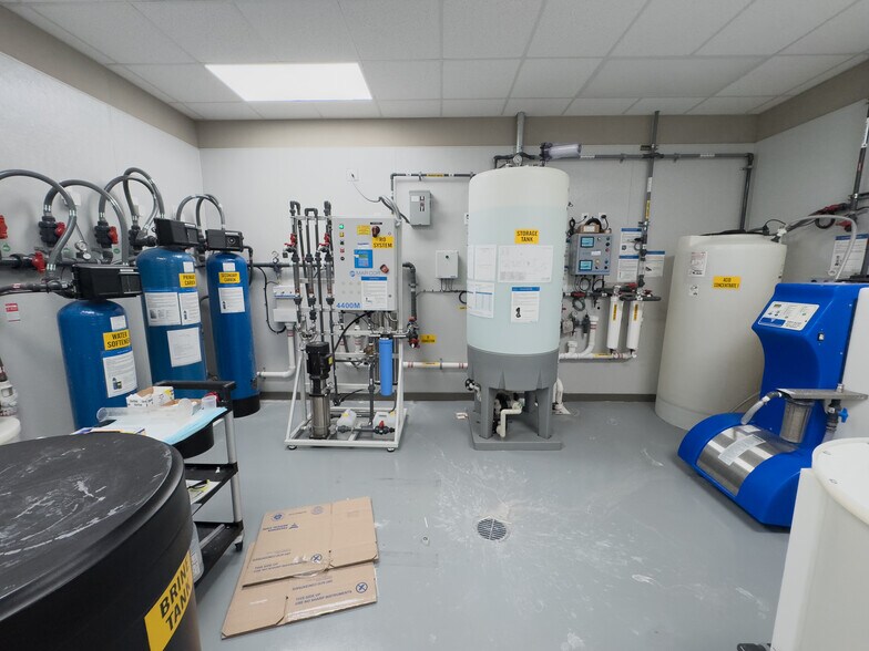 More Photos Of 1014 S Forest Ave, Luverne Office For Sale