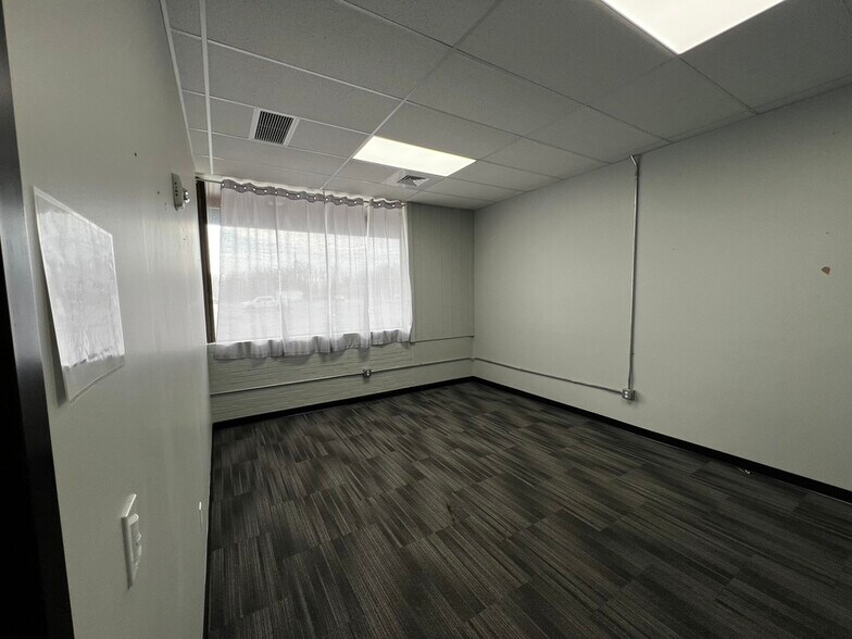 More Photos Of 167-179 W High St, London Freestanding For Lease