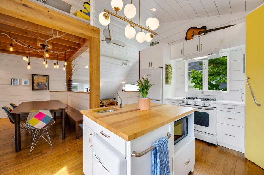 More Photos Of 4113 Main St, Fish Creek Storefront Retail Residential For Sale