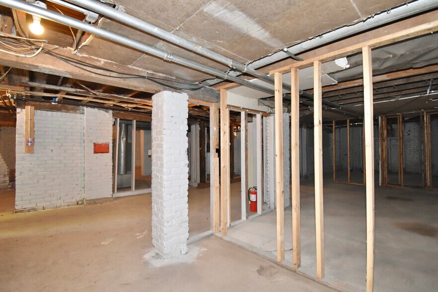 More Photos Of 855 Liberty St, Springfield Apartments For Sale