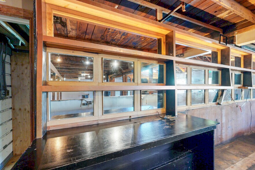 More Photos Of 5862-5872 Doyle St, Emeryville Restaurant For Sale