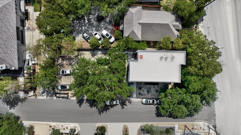 More Photos Of 2208 Lake Austin Blvd, Austin Office Residential For Sale