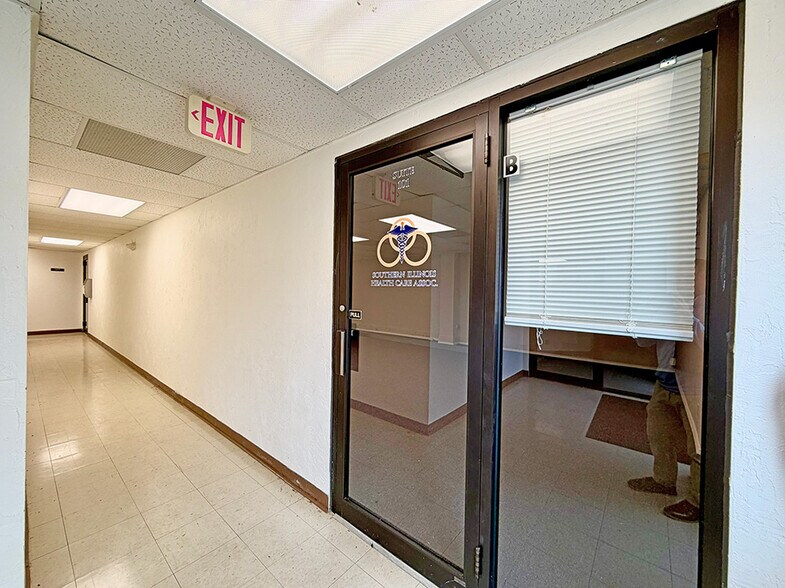 More Photos Of 531 Vandalia St, Collinsville Office For Sale