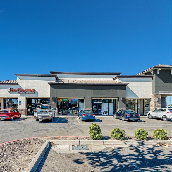 More Photos Of 115 E Dorset Dr, Dixon Freestanding For Lease
