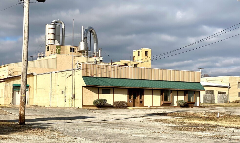 More Photos Of 422 Guthrie, Upper Sandusky Industrial For Sale
