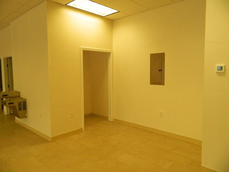 More Photos Of 105 W Veterans Memorial Blvd, Killeen Auto Repair For Lease