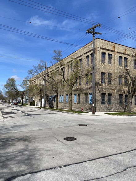 Primary Photo Of 1133 S 16th St, Manitowoc Warehouse For Sale