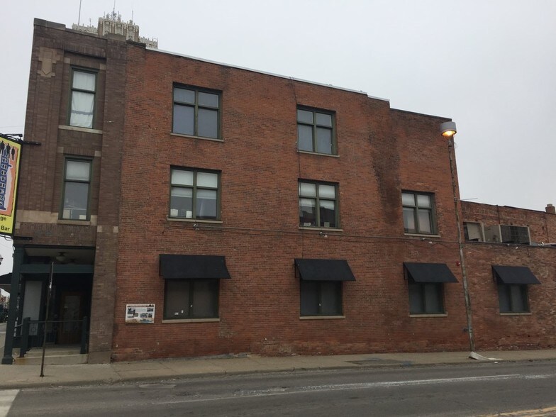 More Photos Of 2-4 N Saginaw St, Pontiac Storefront Retail Residential For Sale