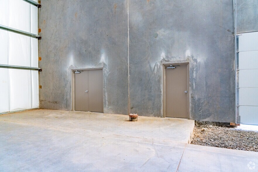 More Photos Of 6000 Enterprise Park Dr, Sanford Distribution For Lease