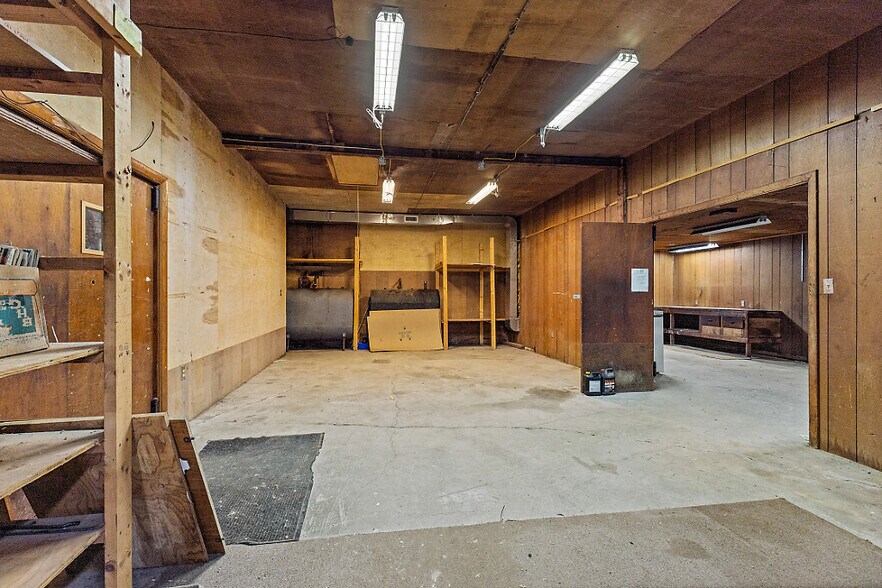 More Photos Of 53 Neck Rd, Benton General Retail For Sale
