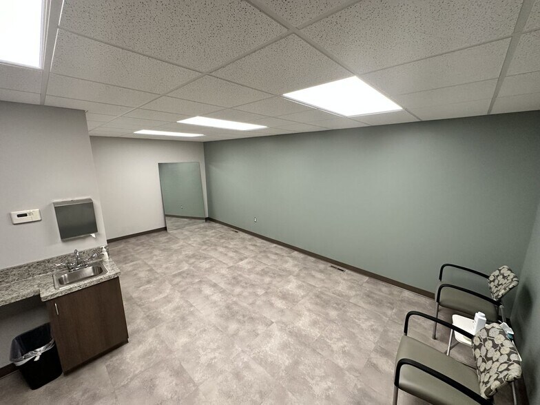 More Photos Of 813 W Michigan Ave, Jackson Medical For Sale