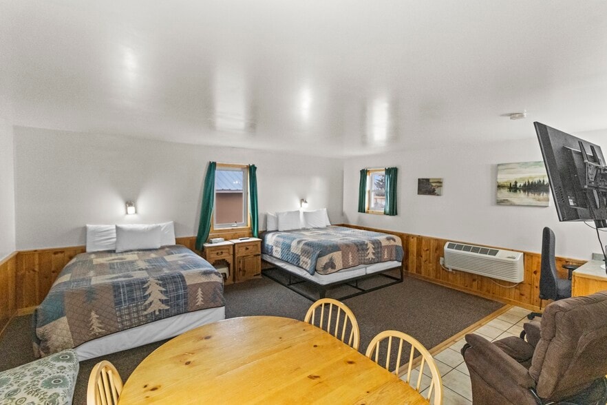 More Photos Of 202 W Main St, White Sulphur Springs Hotel For Sale