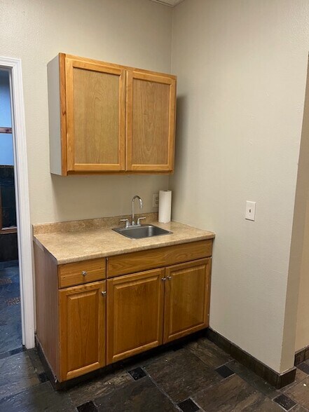 More Photos Of 11601 Pellicano Dr, El Paso Unknown For Lease