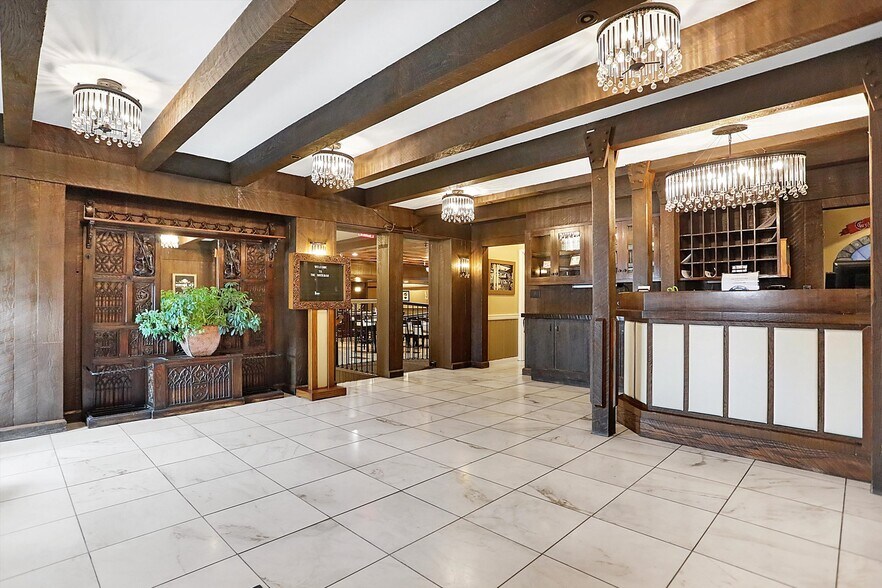 More Photos Of 35 S Main St, Batesville Warehouse For Sale