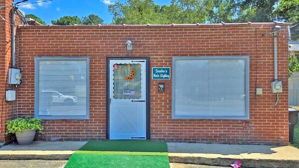 More Photos Of 554 Bragg St, Sanford General Retail For Sale