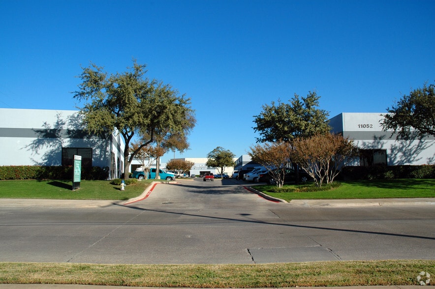 More Photos Of 11056 Shady Trl, Dallas Unknown For Lease