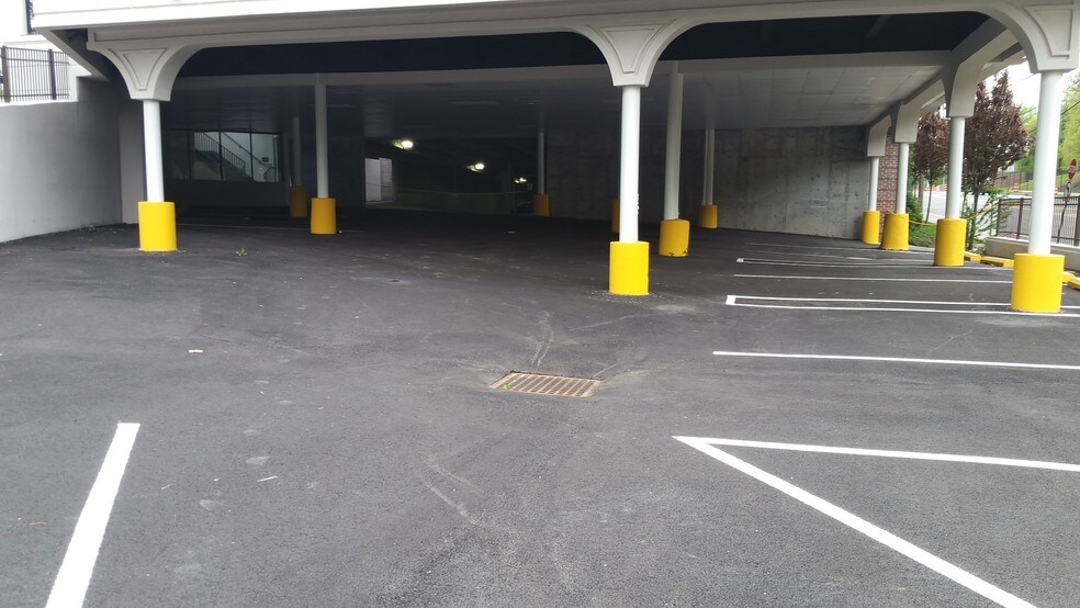 More Photos Of 89 Main St, Fort Lee Restaurant For Sale