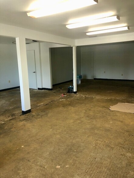 More Photos Of 5126-5136 W Idlewild Ave, Tampa Warehouse For Lease