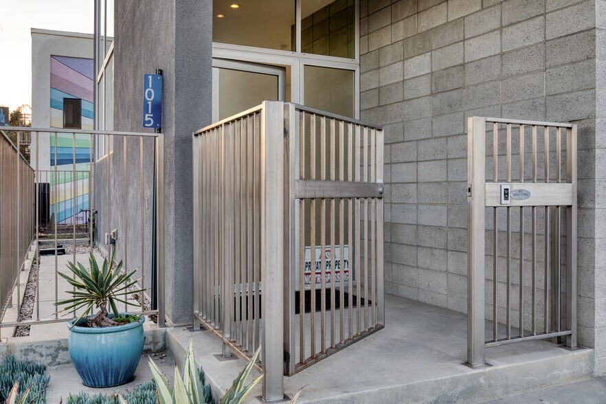 More Photos Of 1015 Abbot Kinney Blvd, Venice Office Residential For Sale
