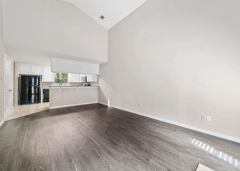 More Photos Of 100 Westpark Dr, Conroe Apartments For Sale