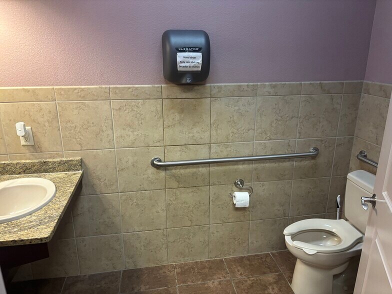 More Photos Of 3912 North Tarrant Pky, Fort Worth Medical For Lease