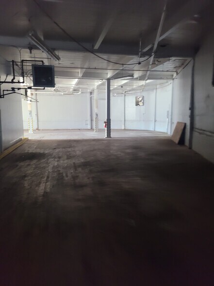 More Photos Of 555 E 242nd St, Bronx Industrial For Sale