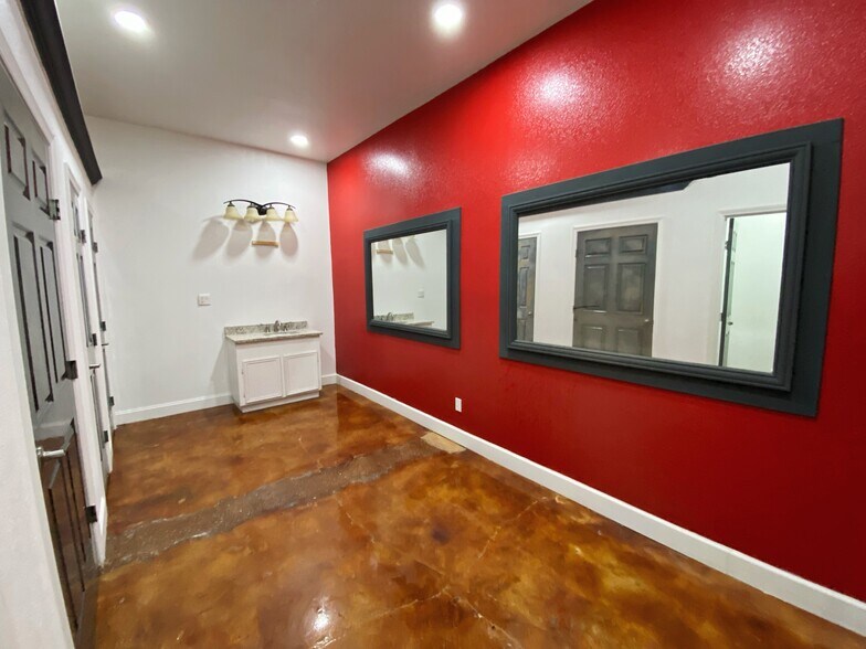 More Photos Of 619 Jackson Ave, Pasadena Storefront Retail Office For Sale