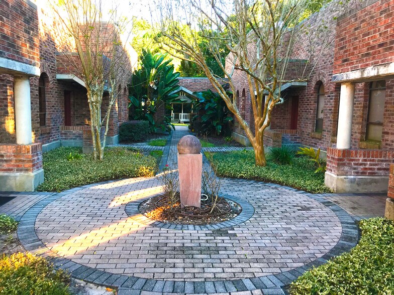 More Photos Of 18115 Us Hwy 41 N, Lutz Office For Sale