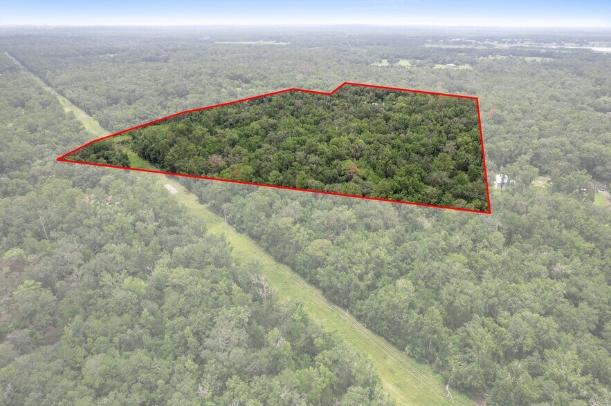 More Photos Of 6440 Cedar Ln, Brooksville Sports And Entertainment For Sale