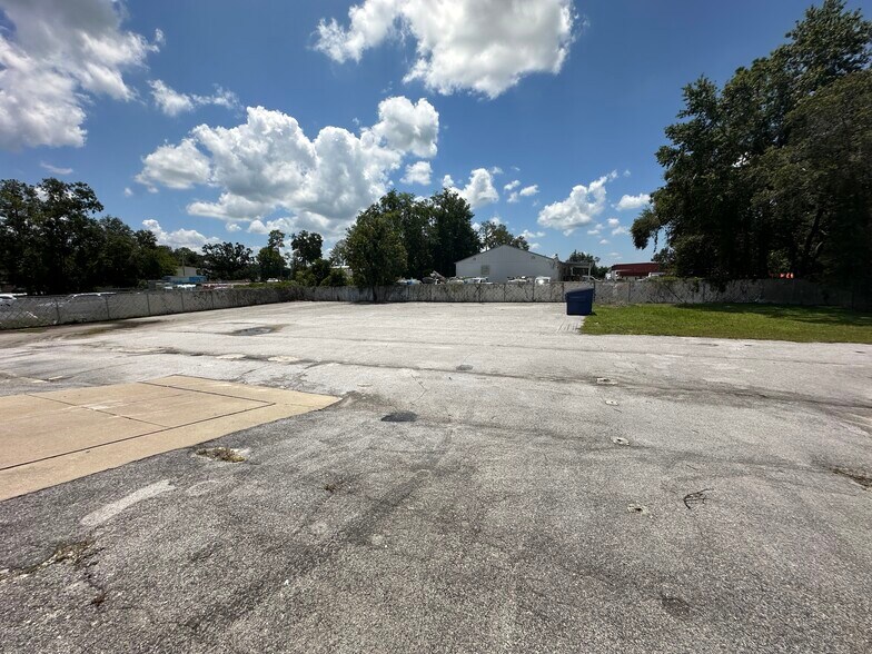 More Photos Of 16210-16214 Aviation Loop Dr, Brooksville Warehouse For Lease