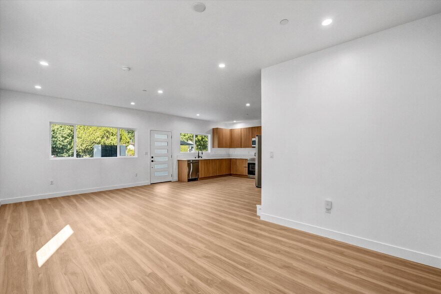 More Photos Of 7322 Newcastle Ave, Reseda Apartments For Sale