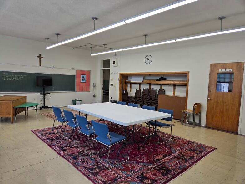 More Photos Of 55 Turner Ave, Riverside Schools For Lease