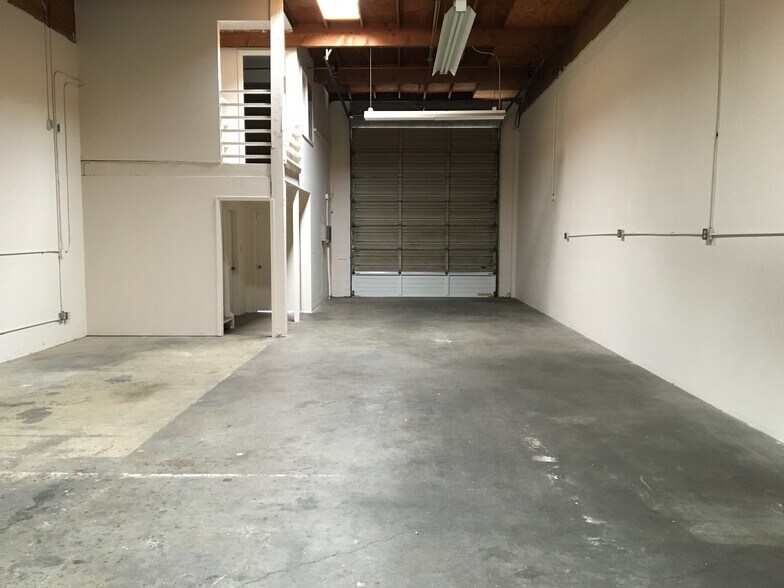 More Photos Of 2317-2335 American Ave, Hayward Warehouse For Lease