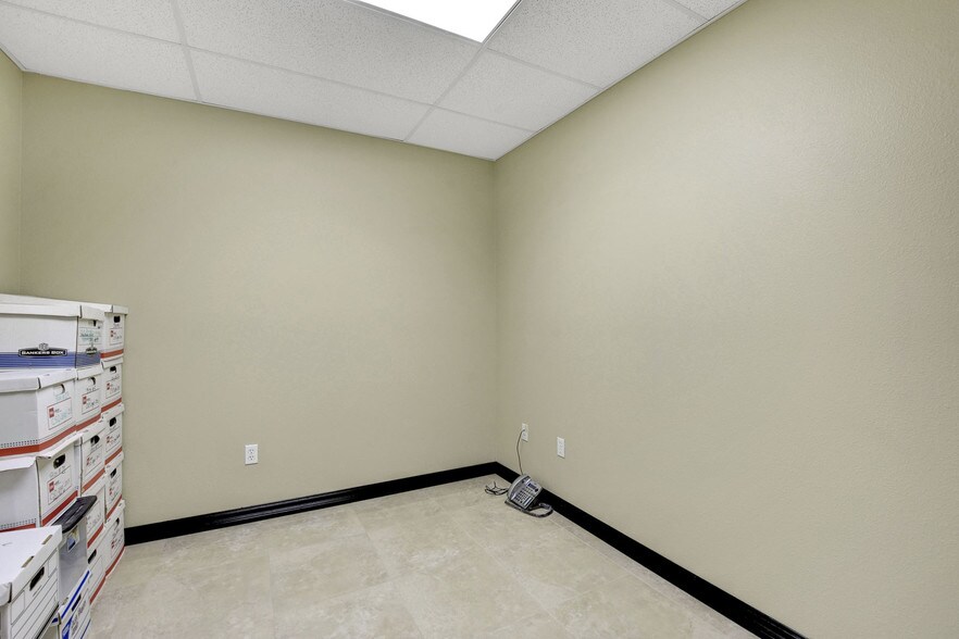 More Photos Of 3852 E Post Rd, Las Vegas Warehouse For Sale