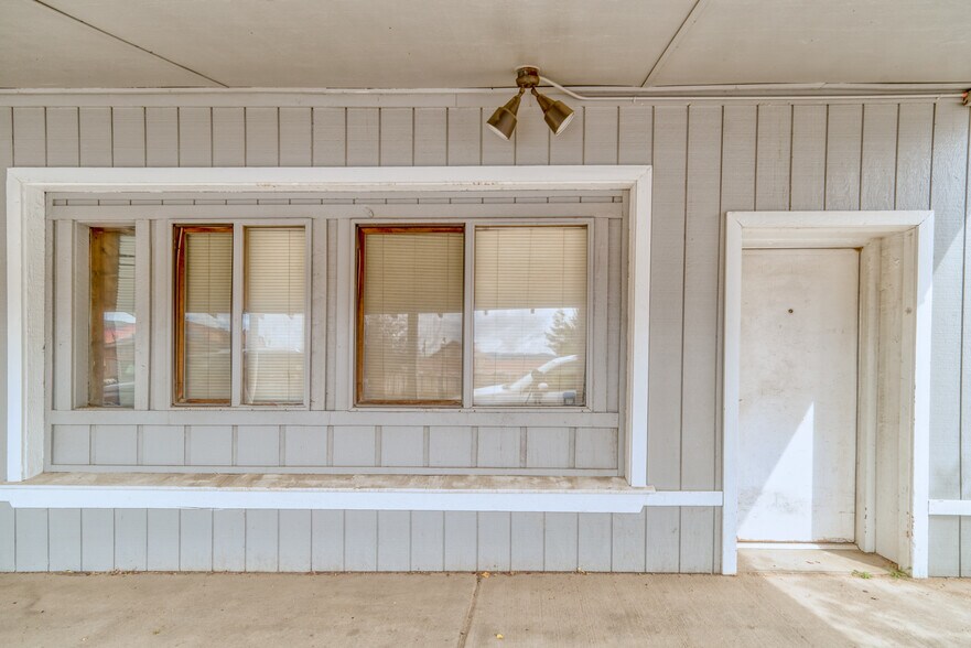 More Photos Of 185 E Agate Ave, Granby Restaurant For Sale