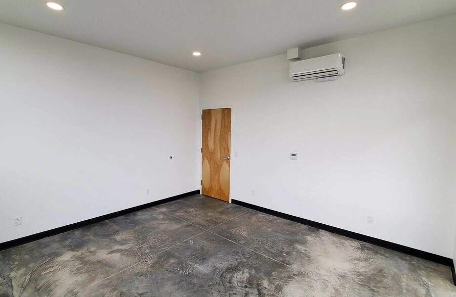 More Photos Of 4129 E Early Dawn Ave, Post Falls Flex For Lease