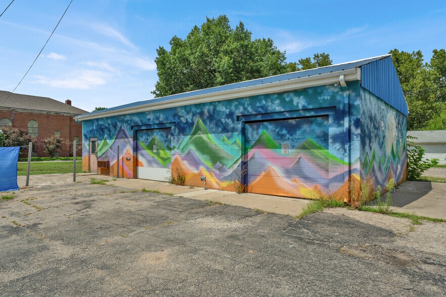More Photos Of 1700 NE Seward Ave, Topeka Office For Sale