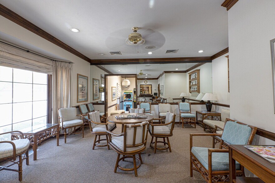More Photos Of 3822 Rosemont Dr, Columbus Medical For Sale