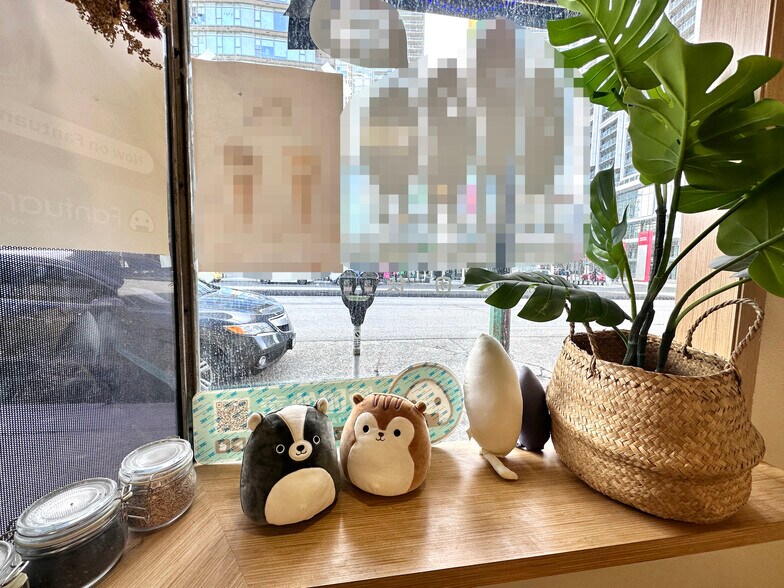 More Photos Of 4611 Kingsway, Burnaby General Retail For Lease