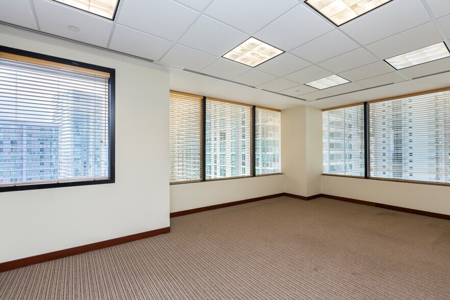 More Photos Of 1200 Brickell Ave, Miami Office For Lease