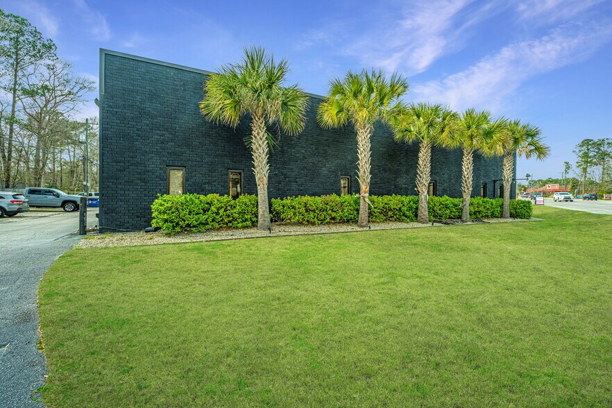 More Photos Of 622 Old Trolley Rd, Summerville Storefront For Sale